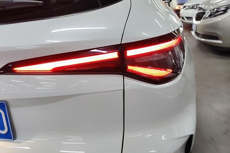 Used CHANGAN OSHAN X5 PLUS 2023 Revised 1.5T DCT Pioneer Edition Exterior 3