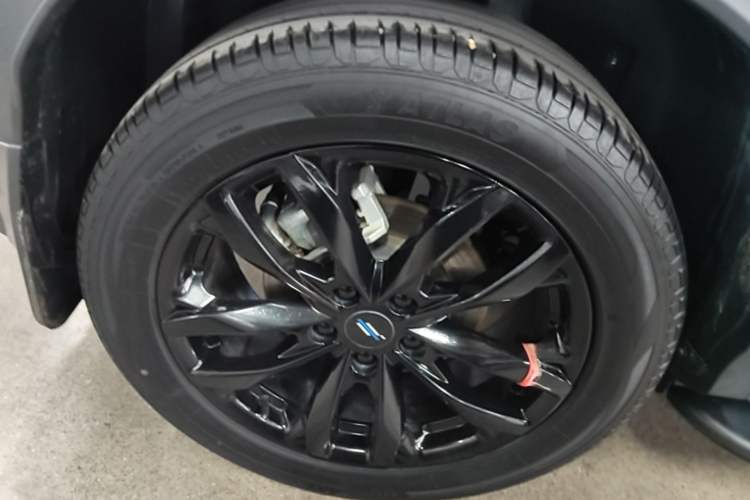 Used CHANGAN OSHAN X5 PLUS 2023 Revised 1.5T DCT Pioneer Edition Exterior 5