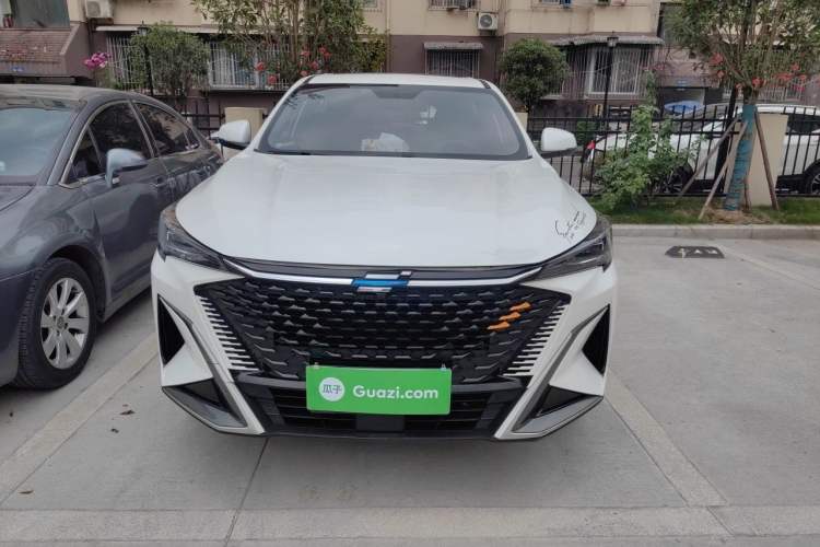 Used CHANGAN OSHAN X5 PLUS 2023 1.5T DCT Enjoyment Version Front