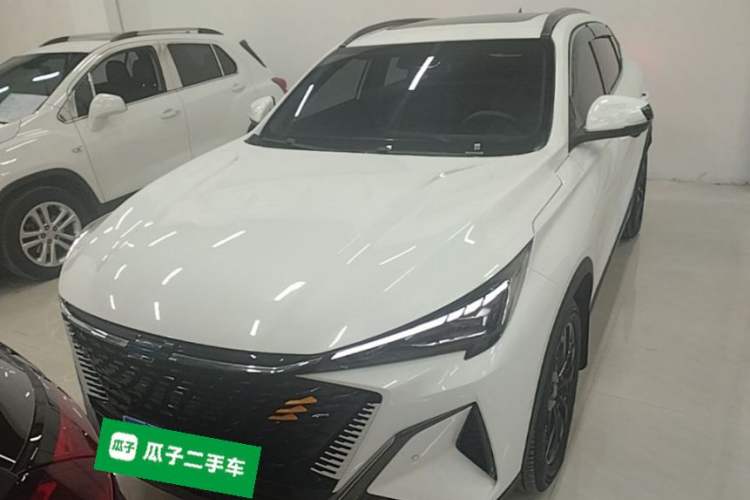 Used CHANGAN OSHAN X5 PLUS 2023 1.5T DCT Smart & Fun AI Edition Front