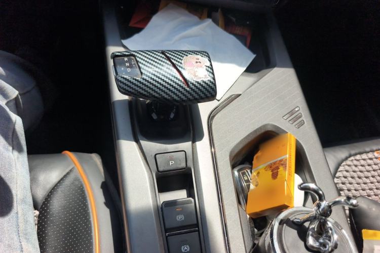 Used CHANGAN OSHAN X5 PLUS 2023 1.5T DCT Navigation Edition Gear Lever