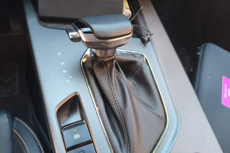 Used CHANGAN OSHAN X5 PLUS 2023 Revised 1.5T DCT Pioneer Edition Gear Lever