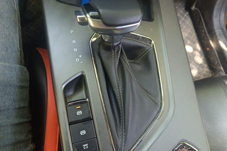 Used CHANGAN OSHAN X5 PLUS 2023 Revised 1.5T DCT Pioneer Edition Gear Lever