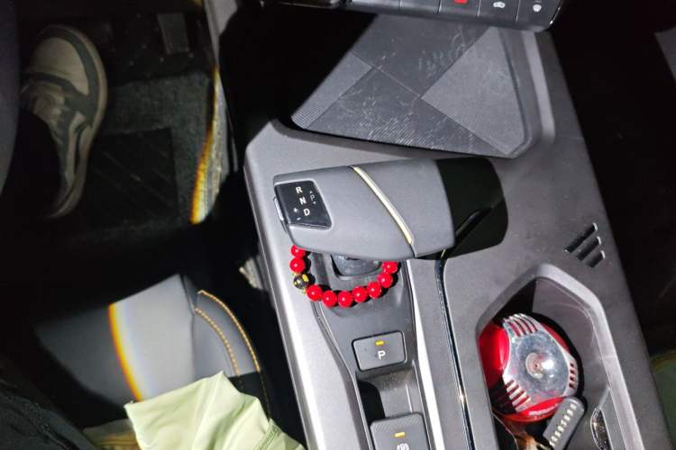 Used CHANGAN OSHAN X5 PLUS 2023 1.5T DCT Excellence Edition Gear Lever