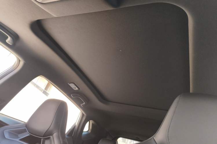 Used CHANGAN OSHAN X5 PLUS 2023 Revised 1.5T DCT Pioneer Edition Headliner