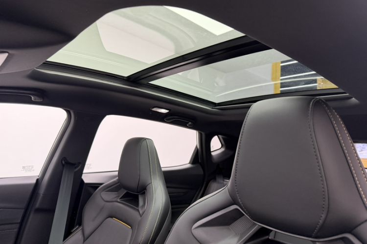Used CHANGAN OSHAN X5 PLUS 2023 Revised 1.5T DCT Excellence Edition Headliner