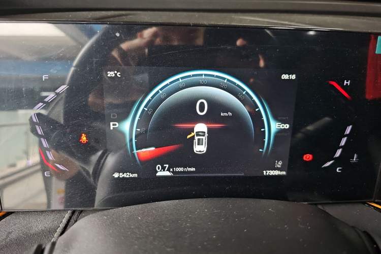 Used CHANGAN OSHAN X5 PLUS 2023 Revised Version 1.5T DCT Navigation Edition Instrument Cluster