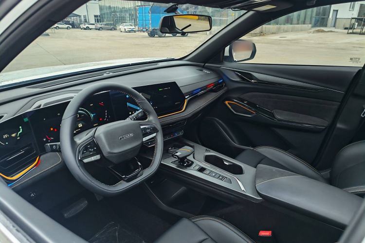 Used CHANGAN OSHAN X5 PLUS 2023 Revised 1.5T DCT Pioneer Edition Interior 1