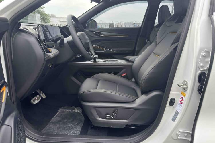 Used CHANGAN OSHAN X5 PLUS 2023 1.5T DCT Smart & Fun AI Edition Interior 1