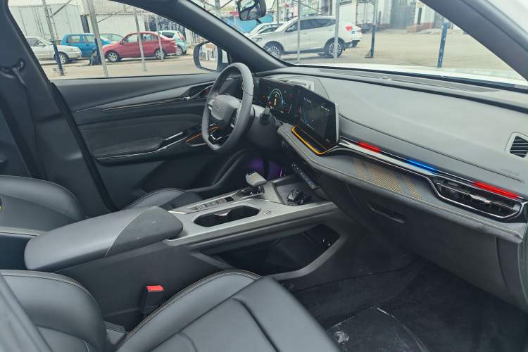 Used CHANGAN OSHAN X5 PLUS 2023 Revised 1.5T DCT Pioneer Edition Interior 3