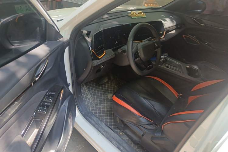 Used CHANGAN OSHAN X5 PLUS 2023 Revised 1.5T DCT Pioneer Edition Interior 3