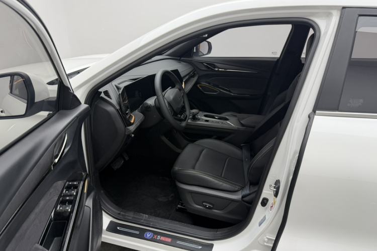 Used CHANGAN OSHAN X5 PLUS 2023 Revised 1.5T DCT Excellence Edition Interior 4