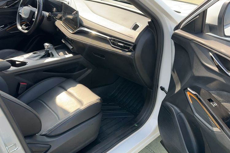 Used CHANGAN OSHAN X5 PLUS 2023 Revised 1.5T DCT Pioneer Edition Interior 7