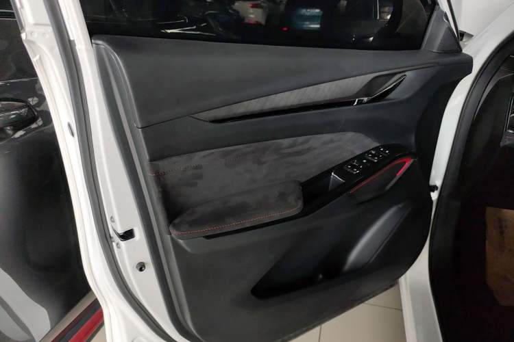 Used CHANGAN OSHAN X5 PLUS 2023 Revised Version 1.5T DCT Navigation Edition Left Front Door Interior