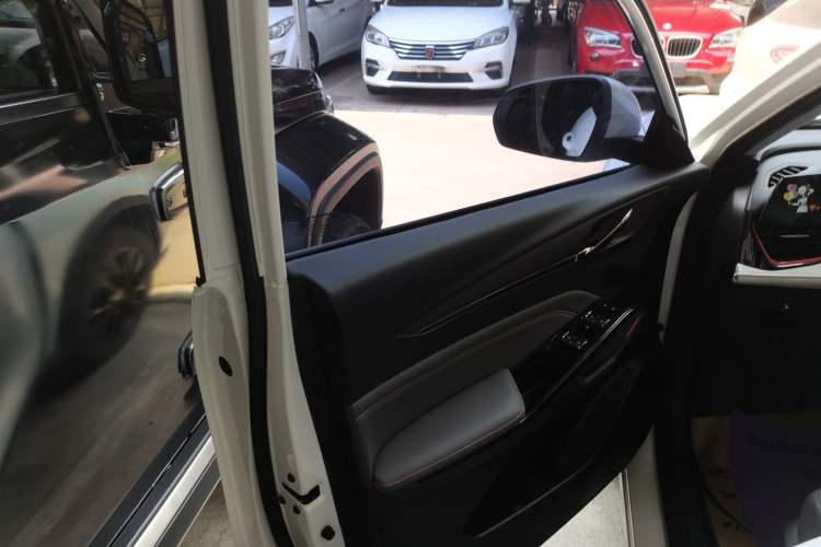 Used CHANGAN OSHAN X5 PLUS 2023 Revised 1.5T DCT Excellence Edition Left Front Door Interior