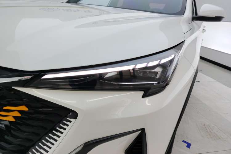 Used CHANGAN OSHAN X5 PLUS 2023 Revised 1.5T DCT Pioneer Edition Left Front Headlight