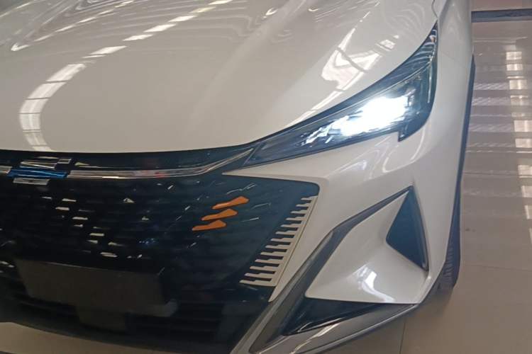 Used CHANGAN OSHAN X5 PLUS 2023 1.5T DCT Excellence Edition Left Front Headlight