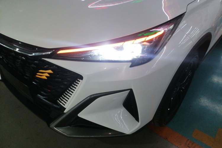Used CHANGAN OSHAN X5 PLUS 2023 1.5T DCT Excellence Edition Left Front Headlight