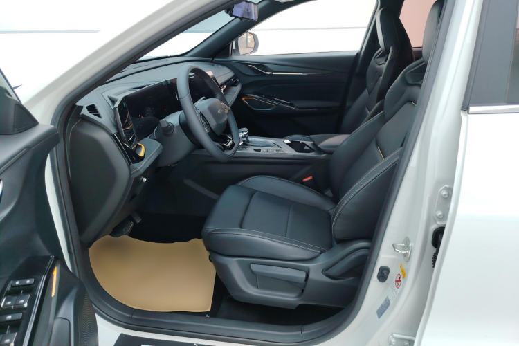 Used CHANGAN OSHAN X5 PLUS 2023 Revised 1.5T DCT Pioneer Edition Left Front Seat