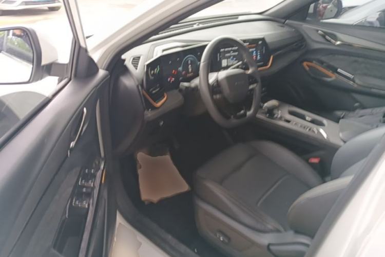 Used CHANGAN OSHAN X5 PLUS 2023 Revised 1.5T DCT Excellence Edition Left Front Seat