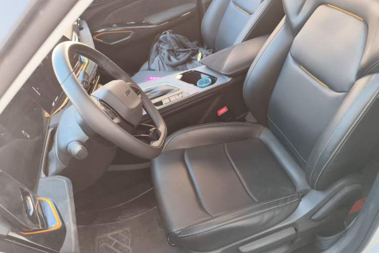 Used CHANGAN OSHAN X5 PLUS 2023 Revised 1.5T DCT Pioneer Edition Left Front Seat