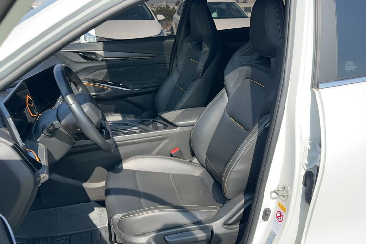 Used CHANGAN OSHAN X5 PLUS 2023 Revised 1.5T DCT Pioneer Edition Left Front Seat