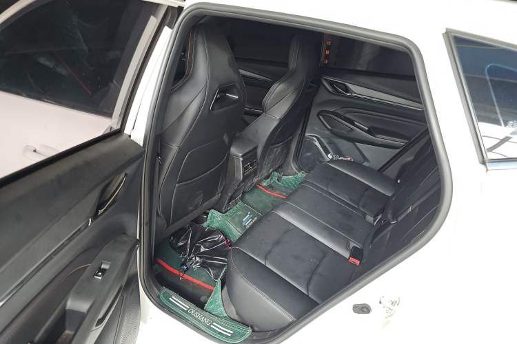 Used CHANGAN OSHAN X5 PLUS 2023 Revised Version 1.5T DCT Navigation Edition Left Rear Seat