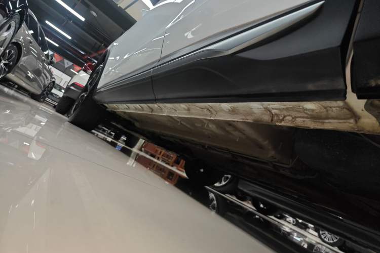 Used CHANGAN OSHAN X5 PLUS 2023 1.5T DCT Excellence Edition Left Side Sill