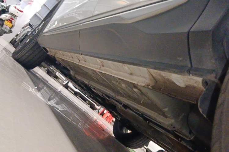 Used CHANGAN OSHAN X5 PLUS 2023 1.5T DCT Excellence Edition Left Side Sill
