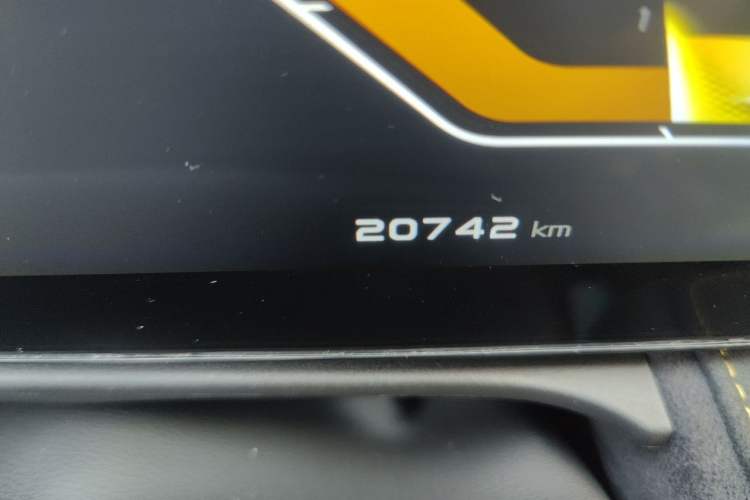 Used CHANGAN OSHAN X5 PLUS 2023 1.5T DCT Smart & Fun AI Edition Odometer Close Up
