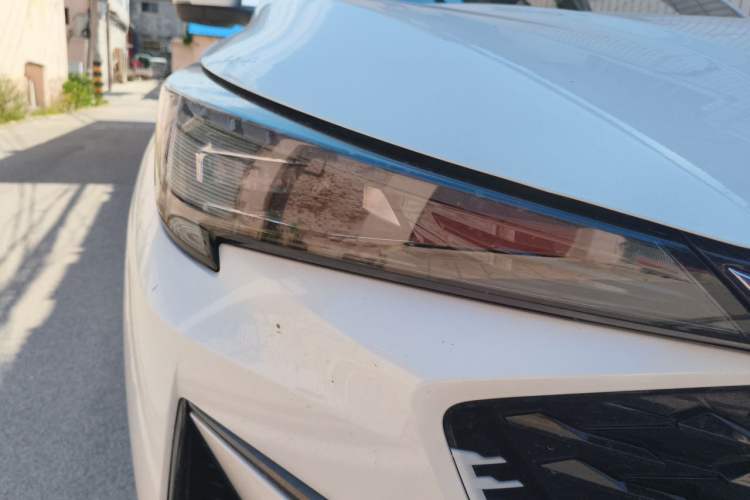 Used CHANGAN OSHAN X5 PLUS 2023 Revised 1.5T DCT Pioneer Edition Right Front Headlight