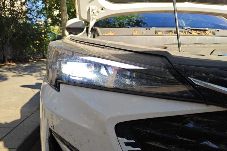 Used CHANGAN OSHAN X5 PLUS 2023 Revised Version 1.5T DCT Navigation Edition Right Front Headlight