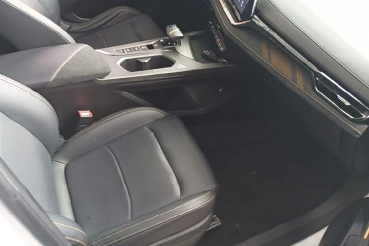 Used CHANGAN OSHAN X5 PLUS 2023 Revised 1.5T DCT Excellence Edition Right Front Seat