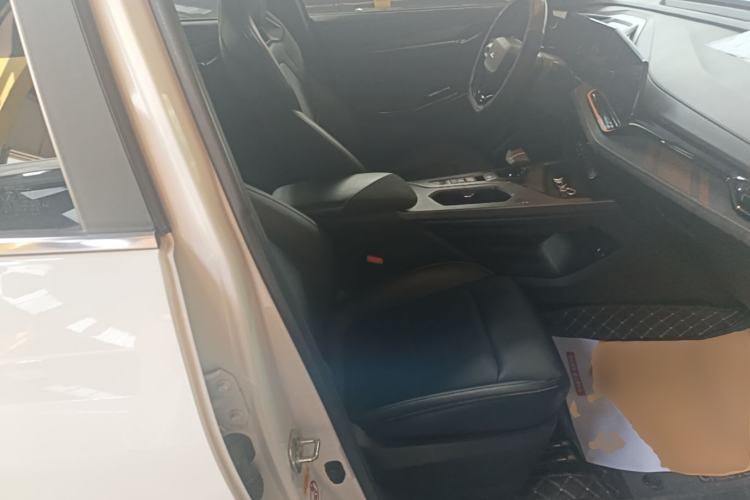 Used CHANGAN OSHAN X5 PLUS 2023 1.5T DCT Excellence Edition Right Front Seat