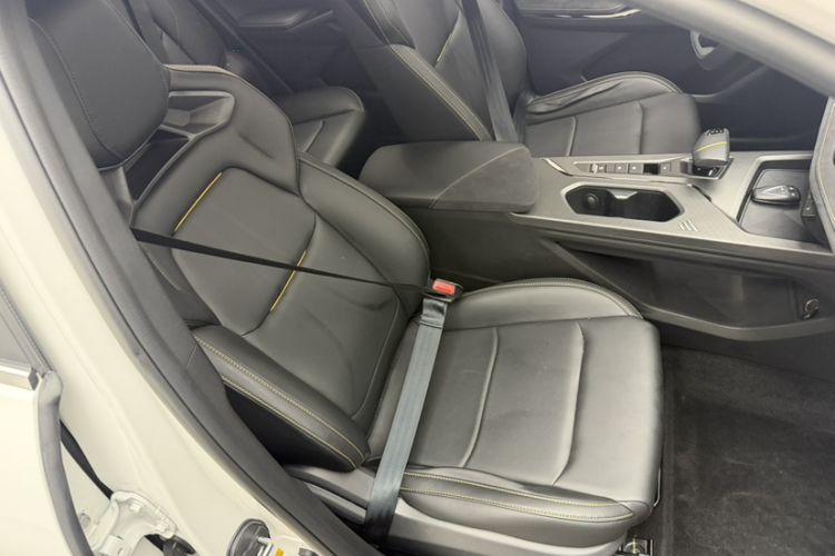 Used CHANGAN OSHAN X5 PLUS 2023 Revised 1.5T DCT Excellence Edition Right Front Seat
