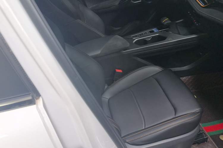 Used CHANGAN OSHAN X5 PLUS 2023 Revised 1.5T DCT Excellence Edition Right Front Seat