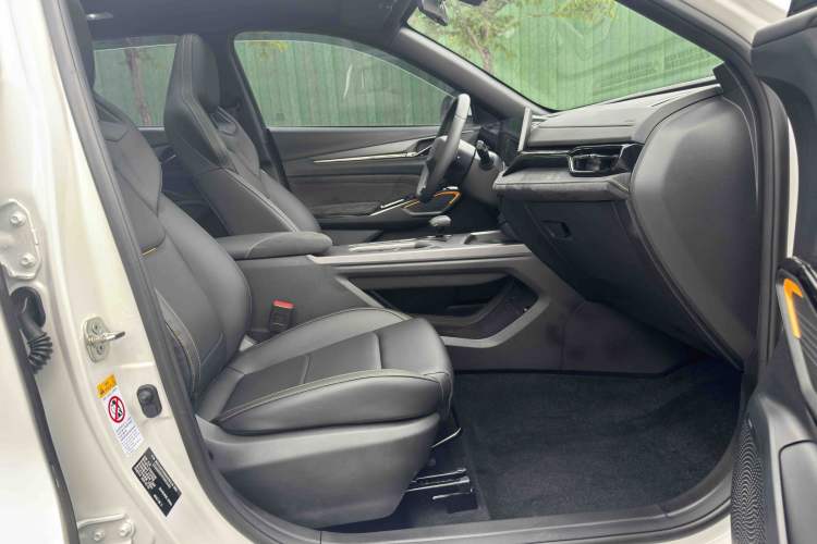 Used CHANGAN OSHAN X5 PLUS 2023 1.5T DCT Smart & Fun AI Edition Right Front Seat