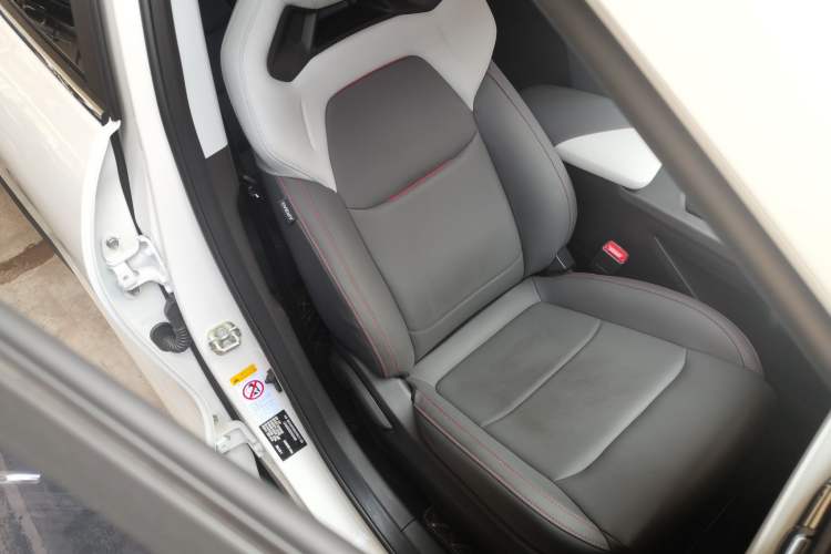 Used CHANGAN OSHAN X5 PLUS 2023 Revised 1.5T DCT Excellence Edition Right Front Seat
