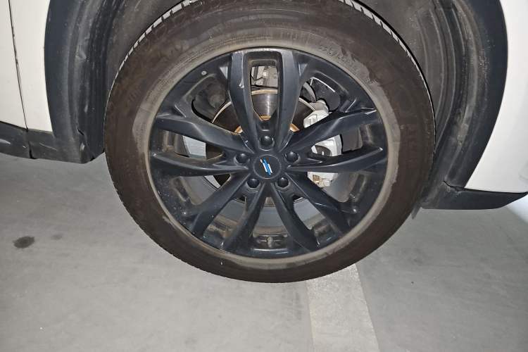 Used CHANGAN OSHAN X5 PLUS 2023 Revised Version 1.5T DCT Navigation Edition Right Front Wheel Hub