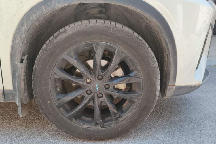 Used CHANGAN OSHAN X5 PLUS 2023 Revised 1.5T DCT Pioneer Edition Right Front Wheel Hub