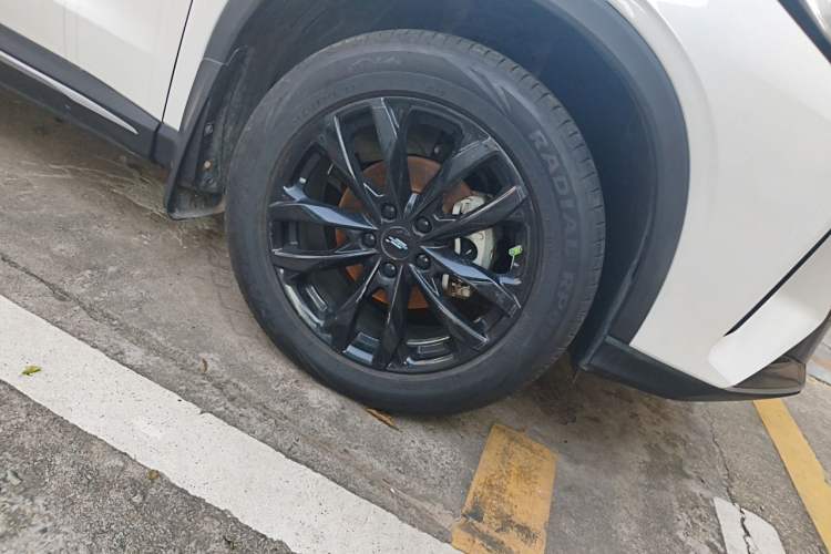 Used CHANGAN OSHAN X5 PLUS 2023 1.5T DCT Pioneer Edition Right Front Wheel Hub