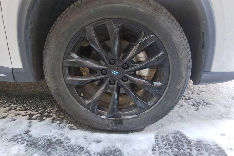 Used CHANGAN OSHAN X5 PLUS 2023 1.5T DCT Excellence Edition Right Front Wheel Hub