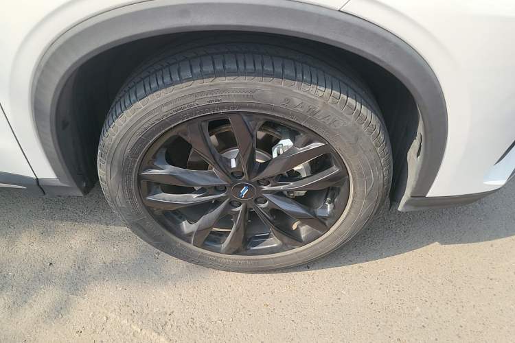 Used CHANGAN OSHAN X5 PLUS 2023 1.5T DCT Excellence Edition Right Front Wheel Hub