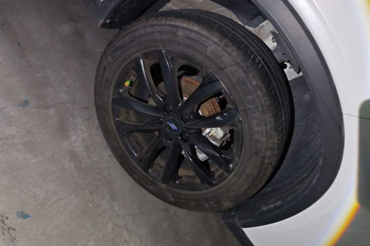 Used CHANGAN OSHAN X5 PLUS 2023 1.5T DCT Excellence Edition Right Front Wheel Hub