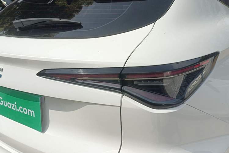 Used CHANGAN OSHAN X5 PLUS 2023 Revised 1.5T DCT Excellence Edition Right Rear Taillight