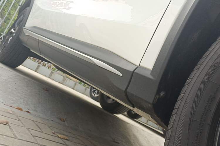 Used CHANGAN OSHAN X5 PLUS 2023 Revised 1.5T DCT Excellence Edition Right Side Sill