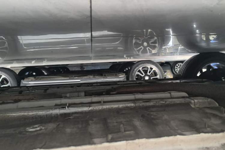 Used CHANGAN OSHAN X5 PLUS 2023 Revised 1.5T DCT Excellence Edition Right Side Sill