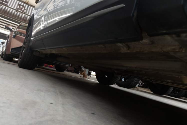 Used CHANGAN OSHAN X5 PLUS 2023 Revised 1.5T DCT Excellence Edition Right Side Sill
