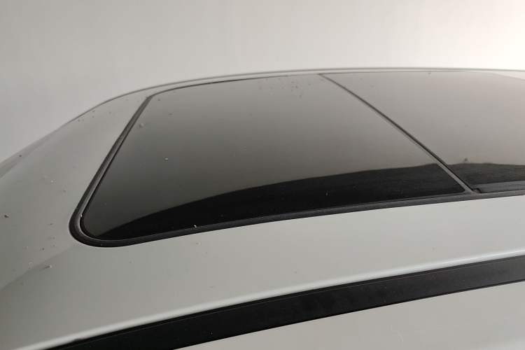 Used CHANGAN OSHAN X5 PLUS 2023 Revised Version 1.5T DCT Navigation Edition Roof