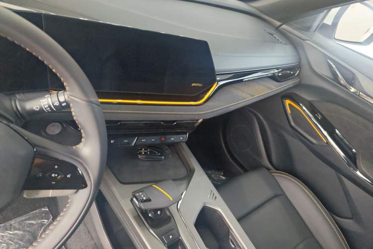 Used CHANGAN OSHAN X5 PLUS 2023 Revised 1.5T DCT Pioneer Edition Steering Wheel